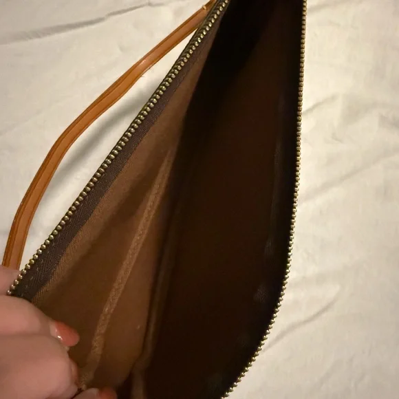 Louis Vuitton Monogram Pochette Accessoires – Authentic, Made in France - Picture 9 of 11